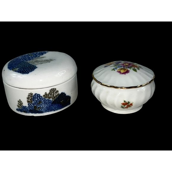 2 Ceramic Oval Trinket Box Floral Motif Gold Rim Blue White Lidded Dish Dainty - Picture 1 of 7